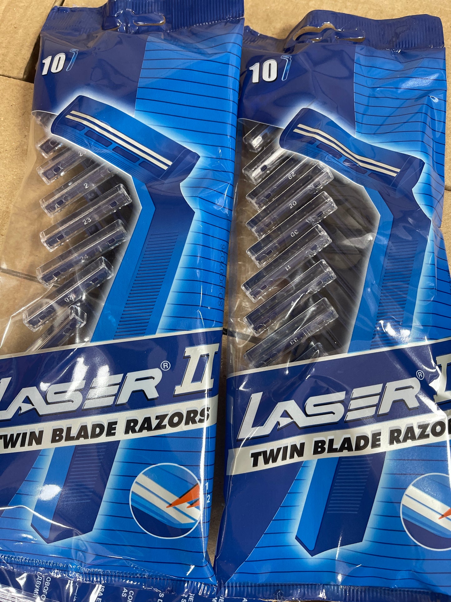 Mens razors 2 packs age 18 plus