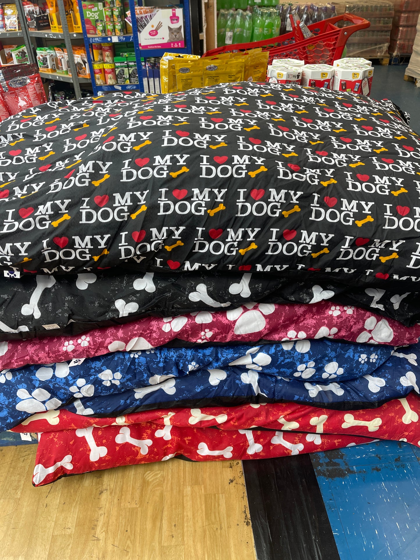 Extra large dog bed colours vary